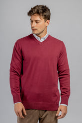 Burgundy cotton V-neck pullover