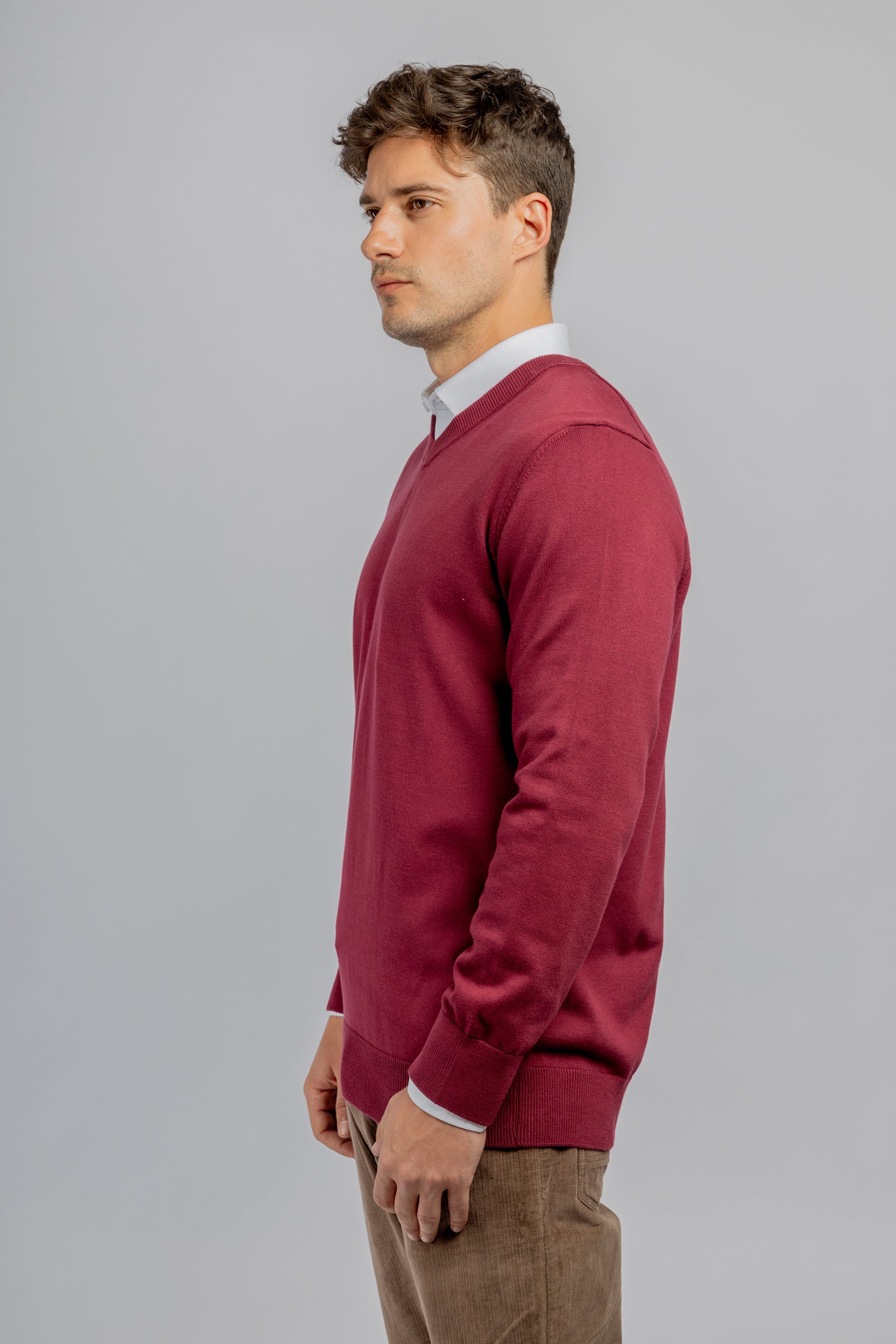 Burgundy cotton V-neck pullover