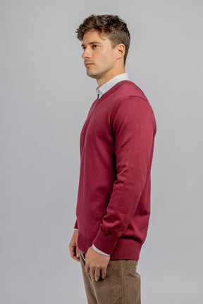 Burgundy cotton V-neck pullover