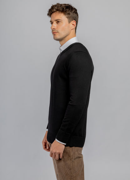 Black cotton V-neck pullover