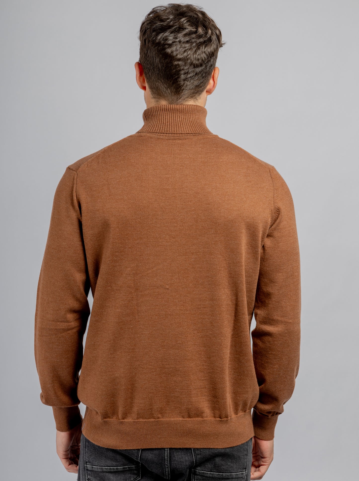 Brown cotton high collar pullover